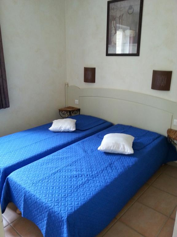 Gordes Le Bastidon Apartment Room photo