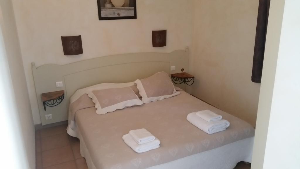 Gordes Le Bastidon Apartment Room photo